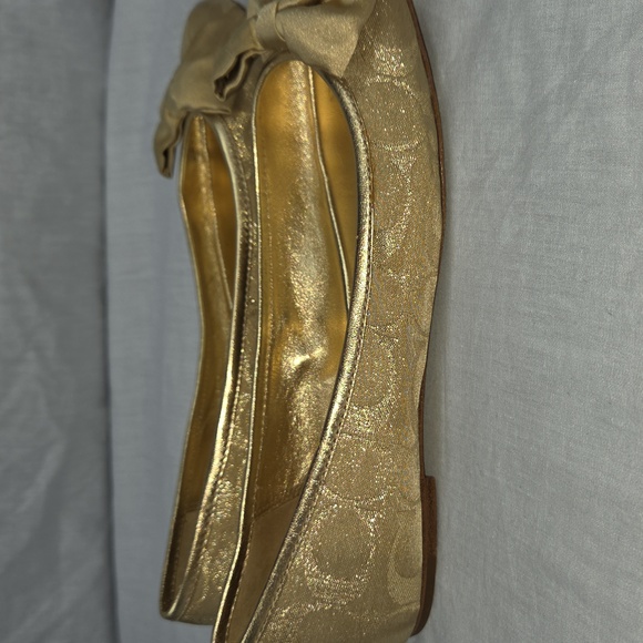 COACH Gold Flats With Bow Size 7.5 7 1/2 - Picture 10 of 15